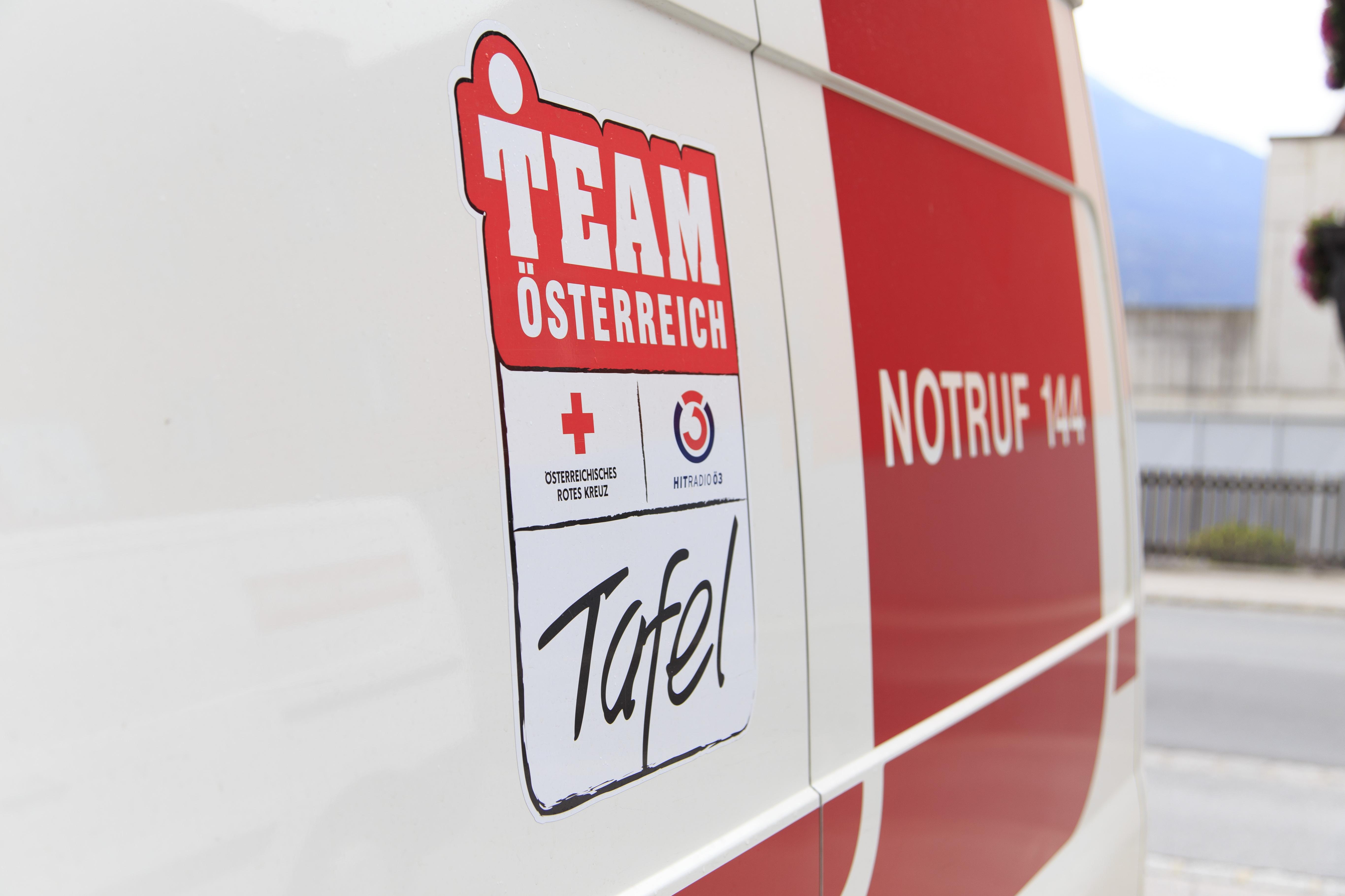  Lieferauto beschriftet mit TEAM Österreich Tafel