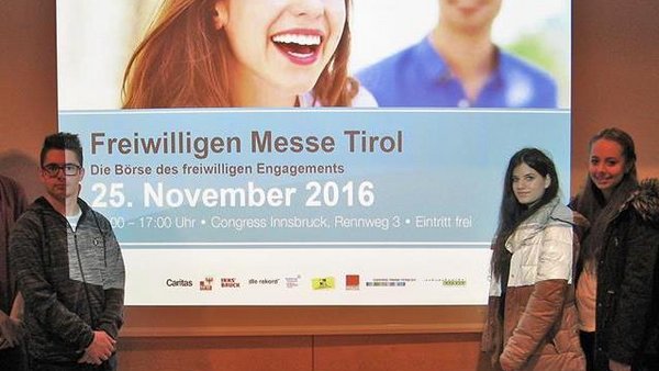 Jugendliche bei der Präsentation der Freiwilligen Messe Tirol 