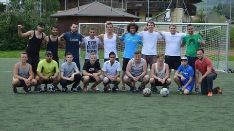 Gruppenfoto einer Fußballmannschaft