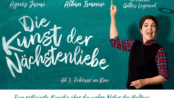 Plakat mit Frau die auf den Film-Titel zeigt